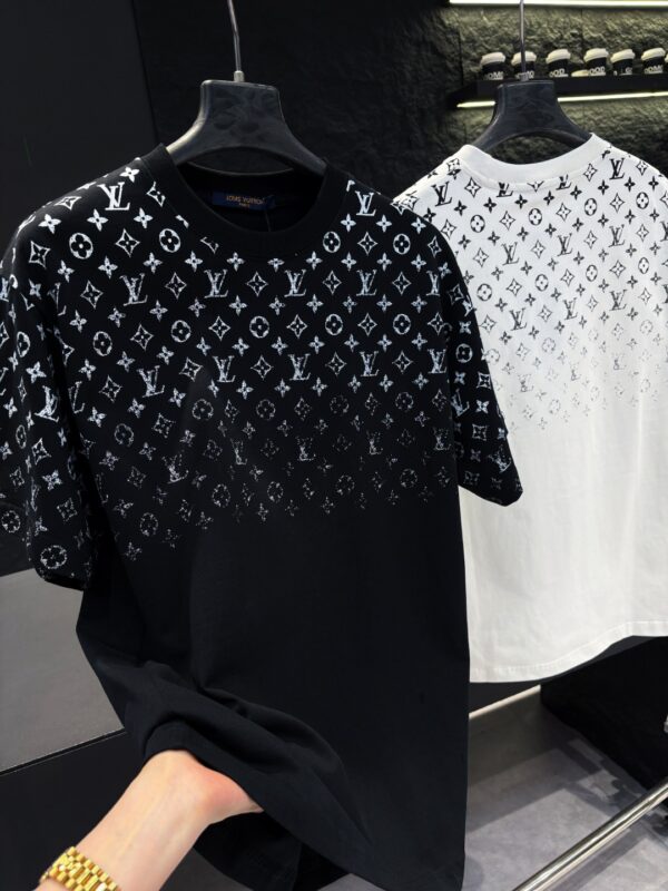 LV高版圓領短袖歐碼偏大.S·-XL·A227075