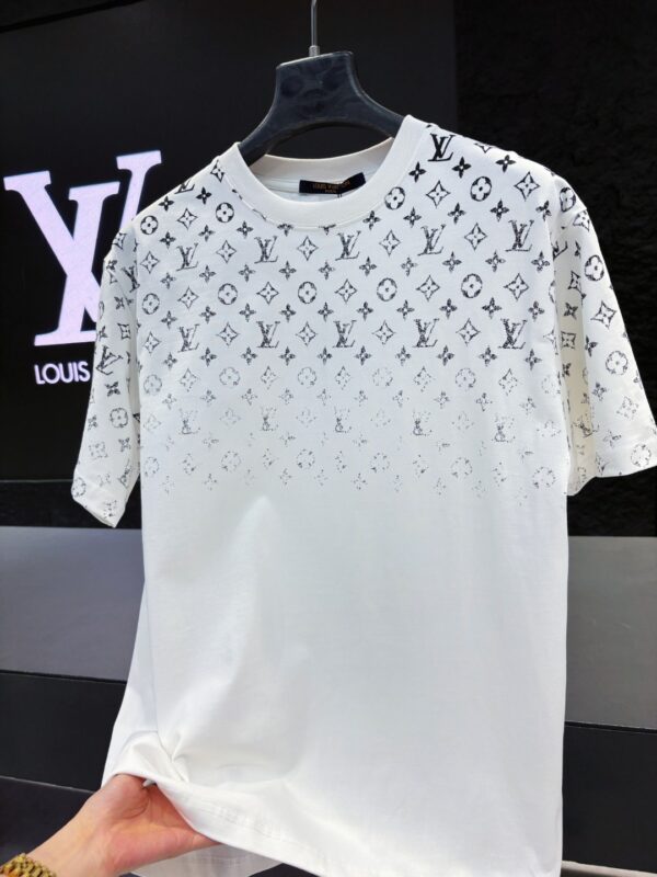 LV高版圓領短袖歐碼偏大.S·-XL·A227075